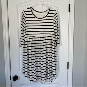 Bellamie Black & White Striped 3/4 Sleeve Dress Size Medium